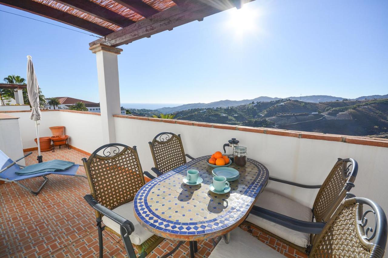 La Fuente Apt6, Amazing 2 Bedroom Family With Views, Padel Court And 2 Pools Hansonholiday